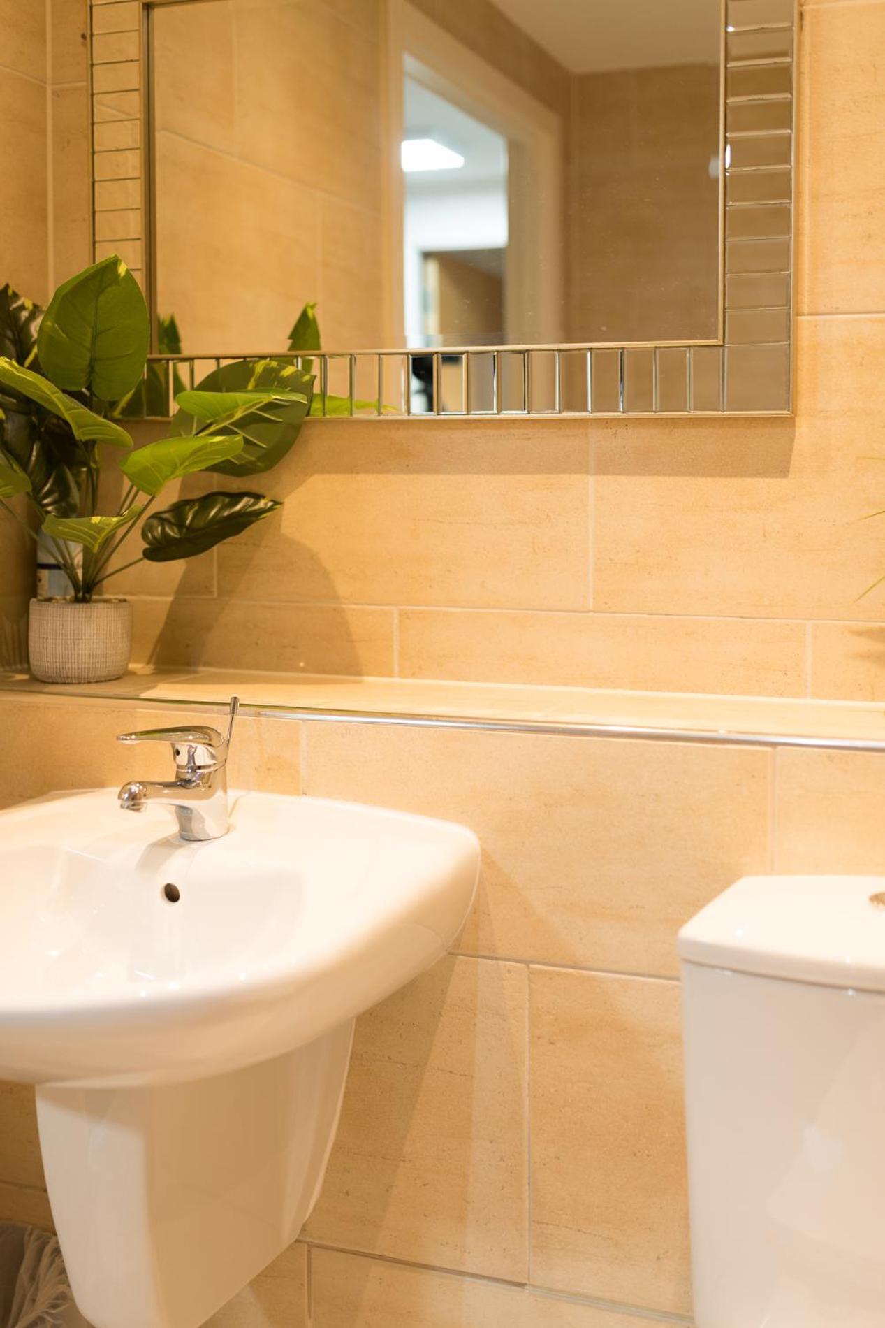 Sidemersey Livings- Convenient And Central 2-Bedroom Haven In L1 Liverpool Exteriör bild